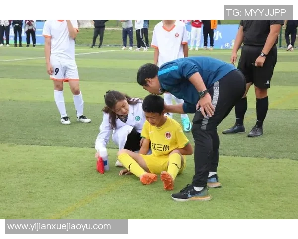 成都与西安足球队对决赛后分析球员个人能力的深度探讨 成都与西安足球队对决赛后分析球员个人能力的深度探讨