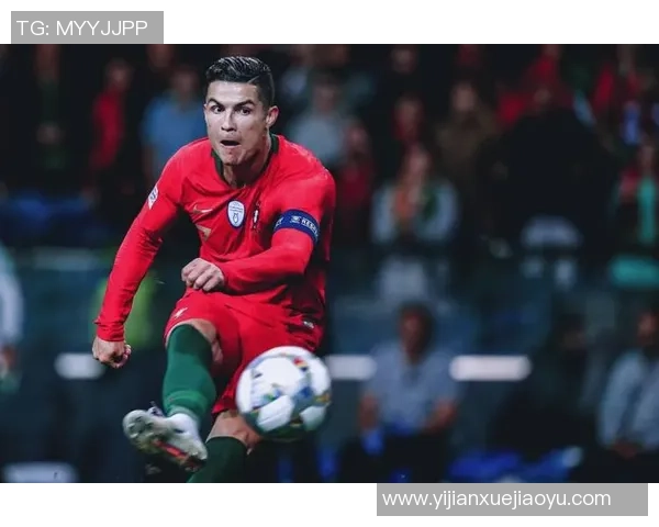 抽取足球巨星C罗的精彩瞬间与传奇故事，感受他的足球魅力与不屈精神